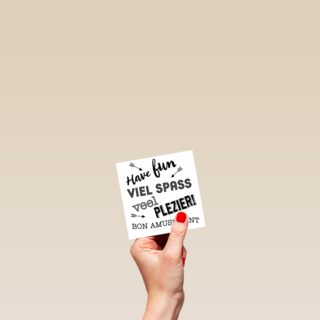 op kamp kaart met tekst have fun viel spass veel plezier