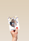 gefeliciteerd kaart foto stijlvol ballon en  confetti