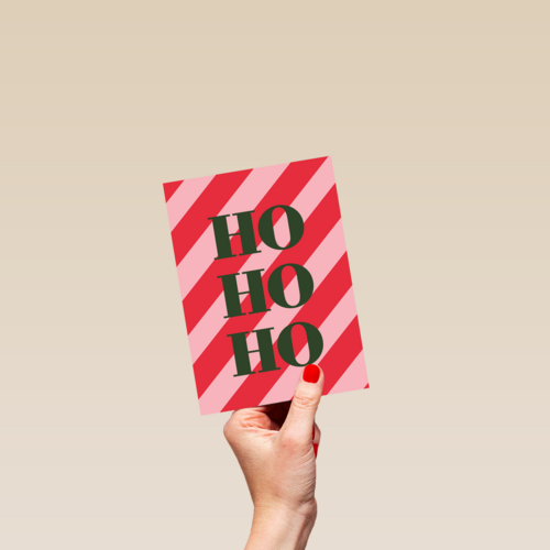 kerstkaart hohoho op rood roze achtergrond