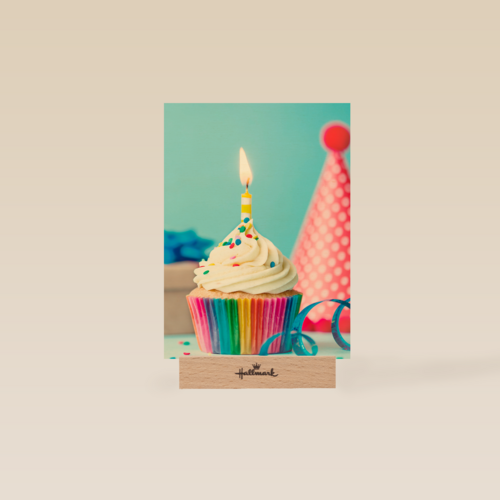 Verjaardagskaart man klassiek cupcake met kaarsje