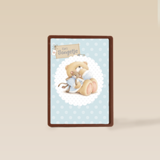 beer in blauww badjas