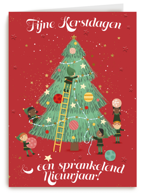 kerstboom wordt opgetuigd door elven