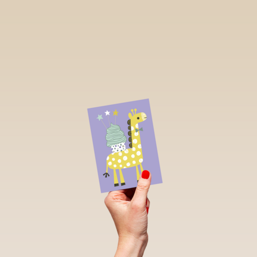 giraffe met cupcake