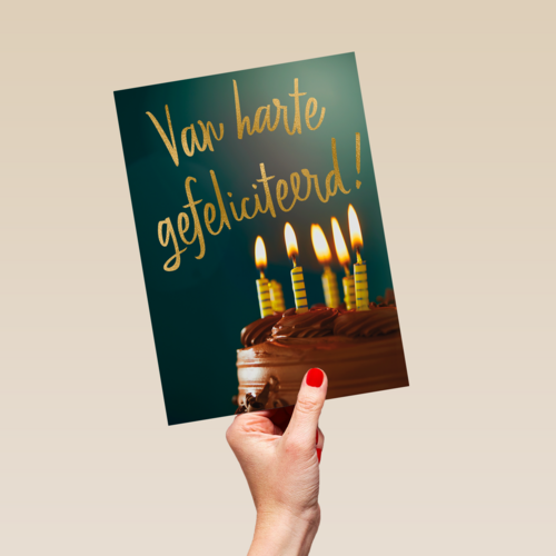 verjaardag kaart van harte gefeliciteerd taart met kaarsjes