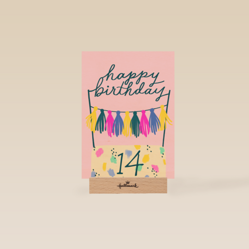 happy birthday met deze uitbundige taart