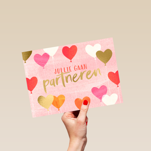 Jullie gaan partneren roze kaart met hartjes