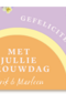hippe trouwdag kaart met bloemen en paarse kleur