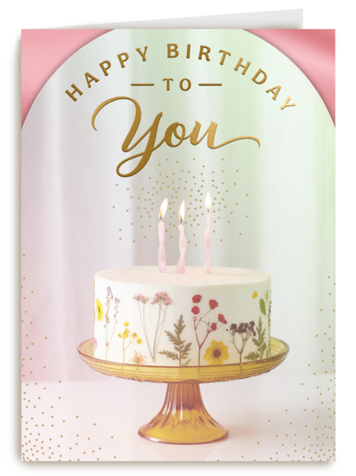 Taart met kaarsjes en happy birthday