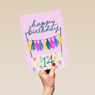 happy birthday met deze uitbundige taart
