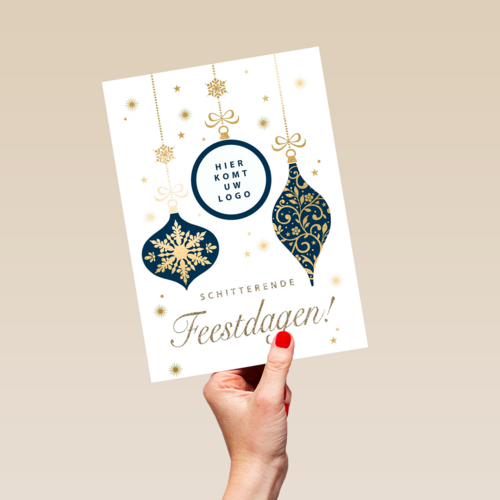 kerstkaart met kerstballen en eigen logo