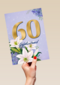 Verjaardagskaart klassiek 60 jaar vrouw gouden letters en bloemen