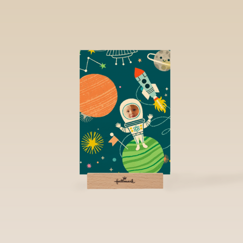 deze kleine astronaut is jarig