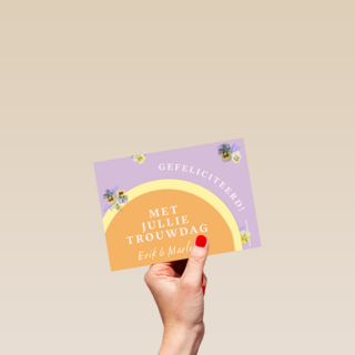 hippe trouwdag kaart met bloemen en paarse kleur