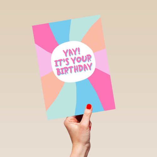 Verjaardagskaart tiener meisje en vrouw hip Yay it is your birthday