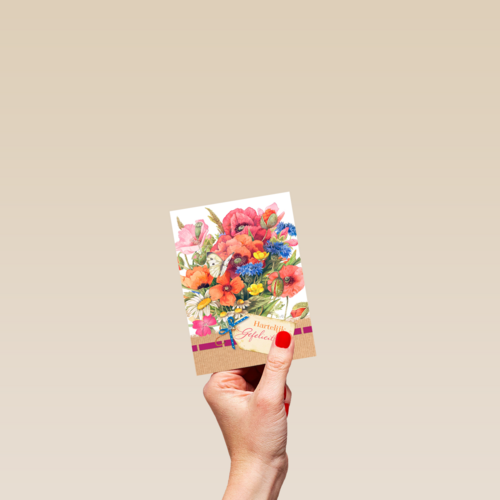boeket met kaartje hartelijk gefeliciteerd