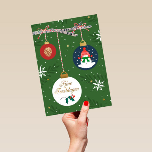 Klassieke kerstkaart met kerstballen