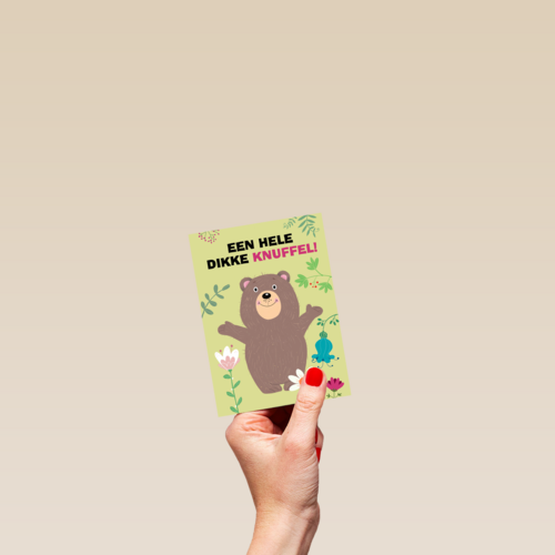 Sterktekaart Beer met een hele dikke knuffel