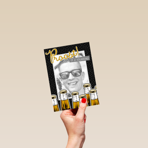 Proost met zeven bierflesjes