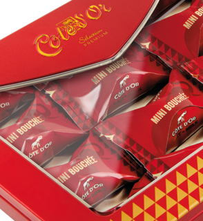 Boeket Meghan Met Cadeaublik C&ocirc;te d&rsquo;Or Chocolade Mini Bouchee