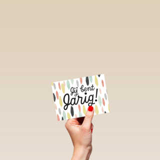 vlekkerige kaart met de boodschap jij bent jarig