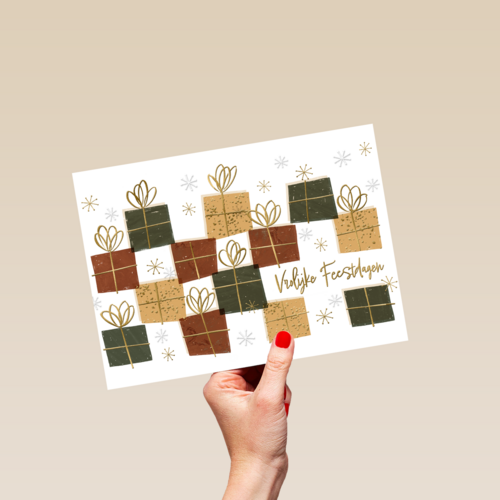 kerstkaart met kerstcadeaus en ijssterren