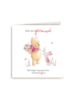een bos bloemen van winnie voor het getrouwde stel