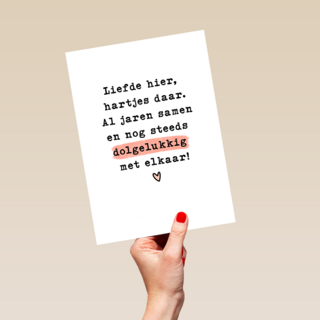 Liefdesjubileum dolgelukkig met elkaar