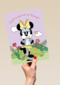 Minnie Mouse geniet op kamp