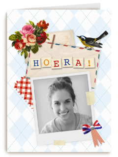 Hoera met een vogel en een vlag