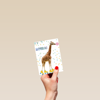 hoera met deze giraffe met confetti