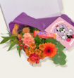 Brievenbusbloemen met Tony Chocolonely Melkchocolade Reepje