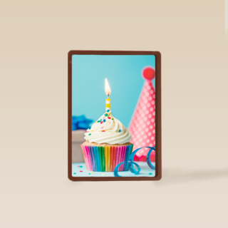 Verjaardagskaart man klassiek cupcake met kaarsje