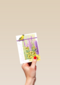 gele vogel met paarse bloemen
