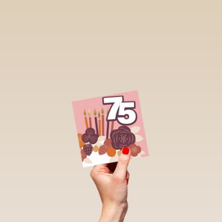 een verjaardagskaart met heerlijk taart voor 75