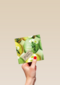 groene paaskaart met paaseieren en kleine witte bloemen fijne pasen