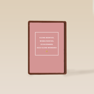 geboorte meerling roze kleine beentjes wiebelteentjes