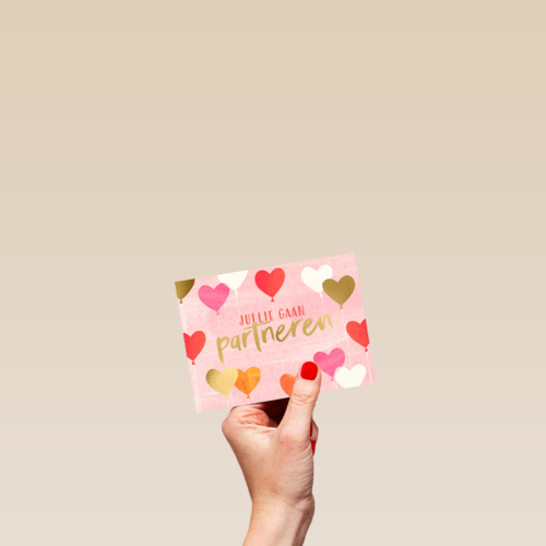 Jullie gaan partneren roze kaart met hartjes
