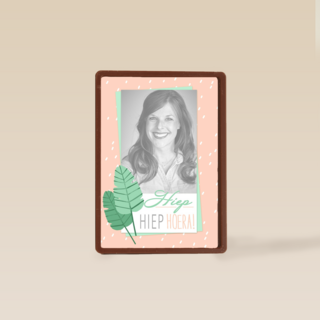 hiep hiep hoera blaadjes vrouw