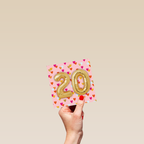 ballonnen voor je 20ste verjaardag met veel hartjes
