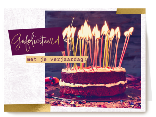 Verjaardagskaart taart met heleboel kaarsjes