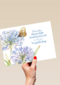 paarse bloemen met vlinder