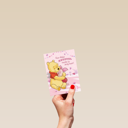 winnie en knorretje knuffelen
