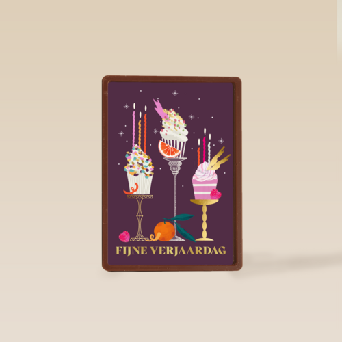 Fijne verjaardag cupcakes met kaarsjes
