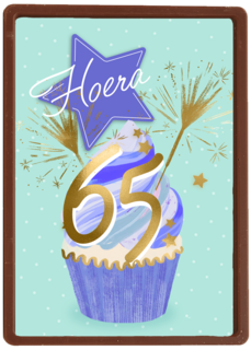 Hoera 65 jaar met cupcake