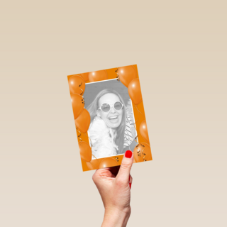 fotokaart staand met oranje ballonnen