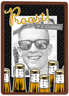 Proost met zeven bierflesjes