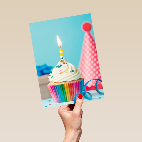 Verjaardagskaart man klassiek cupcake met kaarsje