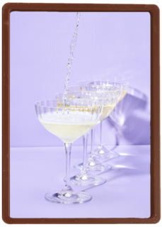 verjaardagskaart hip vrouw glazen staykation