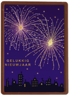 nachtelijke skyline met vuurwerk voor nieuwjaar