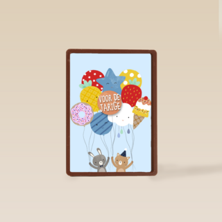 voor de jarige een grote tros ballonnen